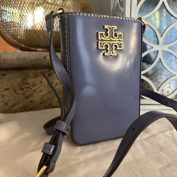 New Tory Burch Britten sell phone crossbody - Picture 2 of 7
